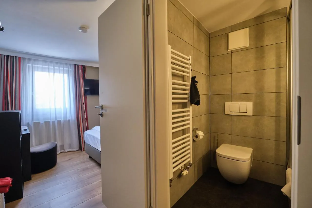 Hotel Roter Hahn Regensburg Germany